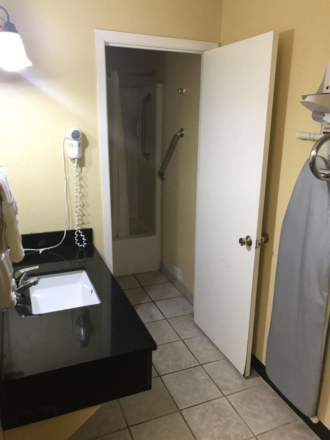 Village Inn Котула Екстериор снимка