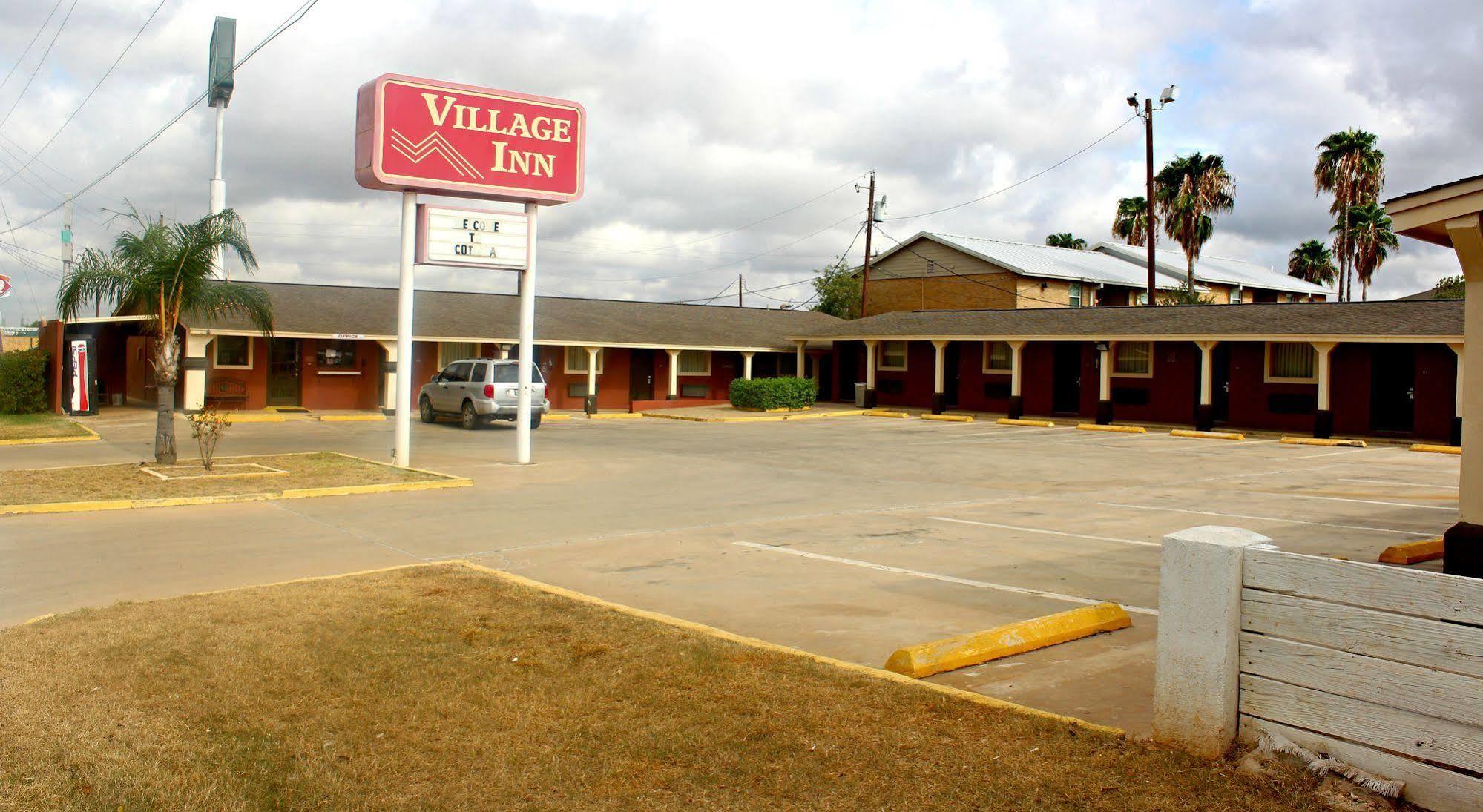 Village Inn Котула Екстериор снимка